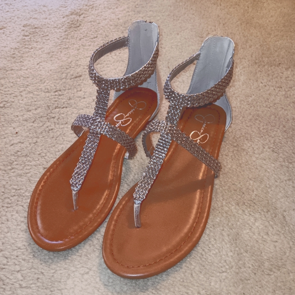 Jessica Simpson Ravenna Metallic Silver & Chain Detail Thong Sandals 7.5M NEW